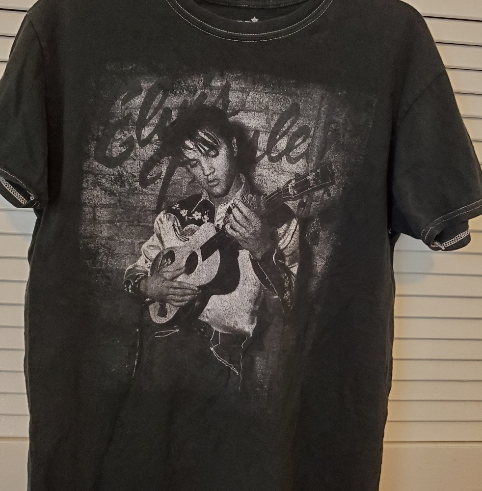 Elvis black shirt